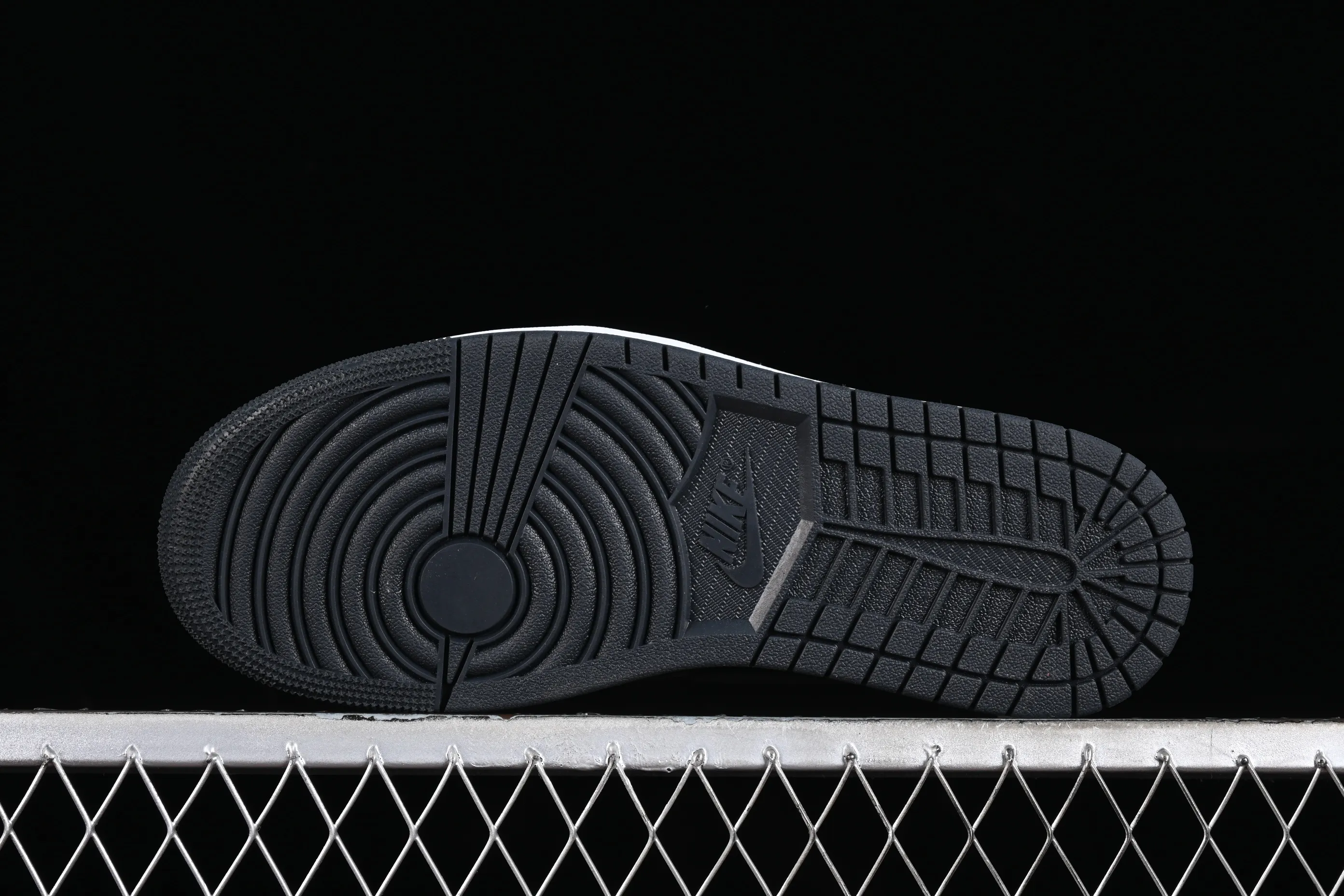 All categories Air Jordan Jordan series basketball shoes Air Jordan 1 Low G version pure original Air Jordan 1 Low AJ1 Joe 1 all black burst pattern low-top cultural casual sneakers FB9907-001